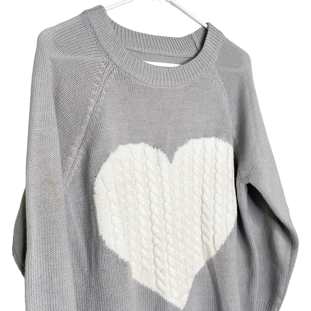 Light Gray Knitted Sweater Heart Design Women’s Medium - Picture 3 of 5